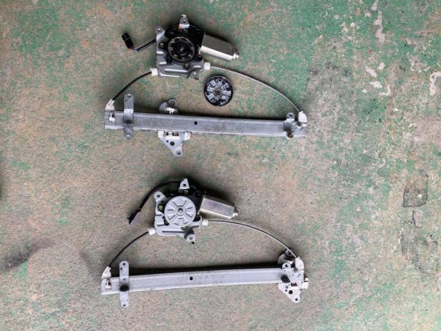 ラシーン　パワーウインドウレギュレター、モーターの交換【丹波市　車検　修理　整備　板金塗装　カスタムはお任せ下さい】