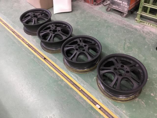 【スズキ　キャリイトラック】　ホイールラプターライナー塗装