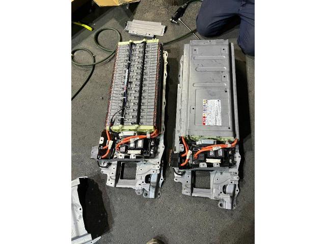 トヨタプリウス　ハイブリッドバッテリー交換