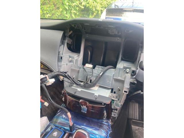 トヨタ　クラウンAWS210　電装系修理 マルチナビ交換　郡山市