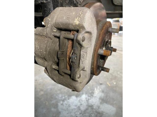 ダイハツ　ハイゼットトラック　車検整備 ブレーキパット交換 プラグ交換