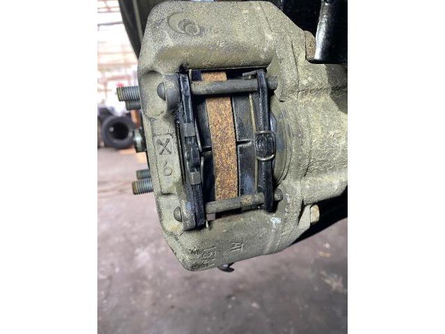 ダイハツ　ハイゼットトラック　車検整備 ブレーキパット交換 プラグ交換