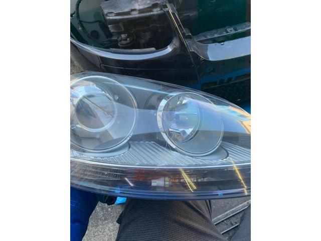 VW ゴルフ５　ヘッドライト　脱着　ワーゲン　フォルクスワーゲン　バルブ救出