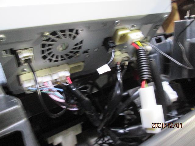 トヨタプリウスZVW55　エンジンスターター＆TV配線キット取付　用品持ち込み