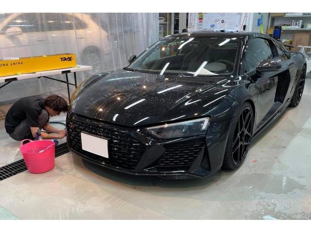 アウディ・R8｜プロテクションフィルム施工｜エンブレムペイント（塗装）交換｜ブラックアウト