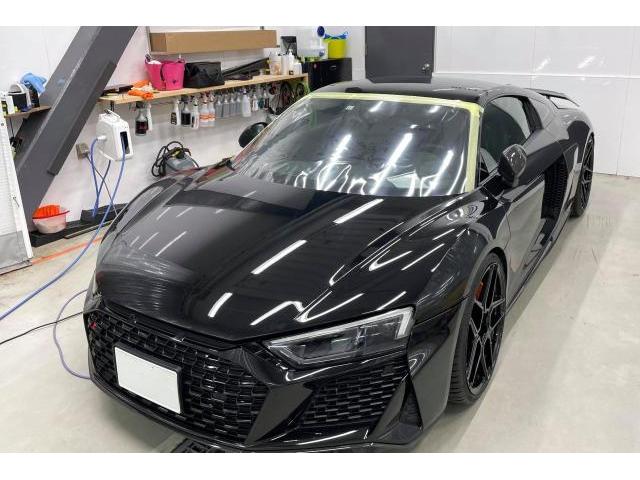 アウディ・R8｜プロテクションフィルム施工｜エンブレムペイント（塗装）交換｜ブラックアウト