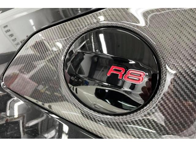 アウディ・R8｜プロテクションフィルム施工｜エンブレムペイント（塗装）交換｜ブラックアウト