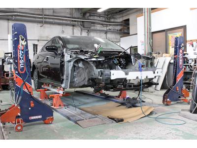 事故車修理や保険修理も対応しております。