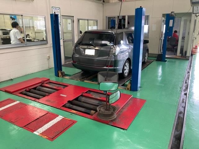 車検専用ラインも完備しています作業もスムーズでお待たせいたしません