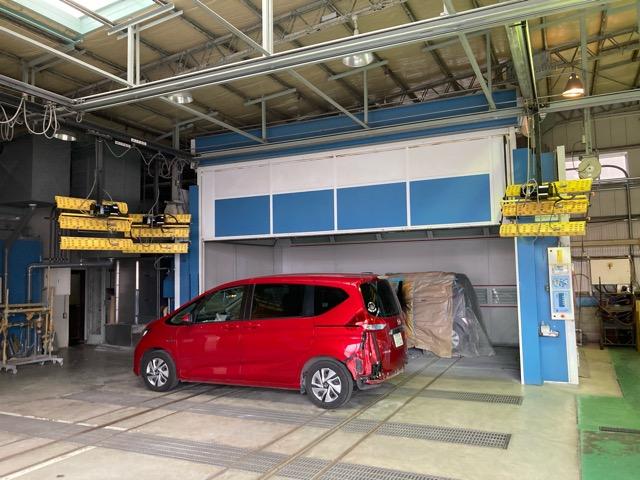 自社塗装ブース完備しています