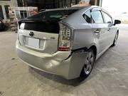 トヨタ プリウス30系 ZVW30 リアゲート鈑金塗装 リアバンパー交換