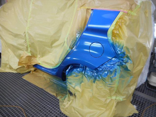 アクア　傷やへこみの修理　板金塗装専門店　兵庫県　三木市　地元で３０年の実績　代車無料　お見積り無料　国産車　輸入車　初めての方も歓迎