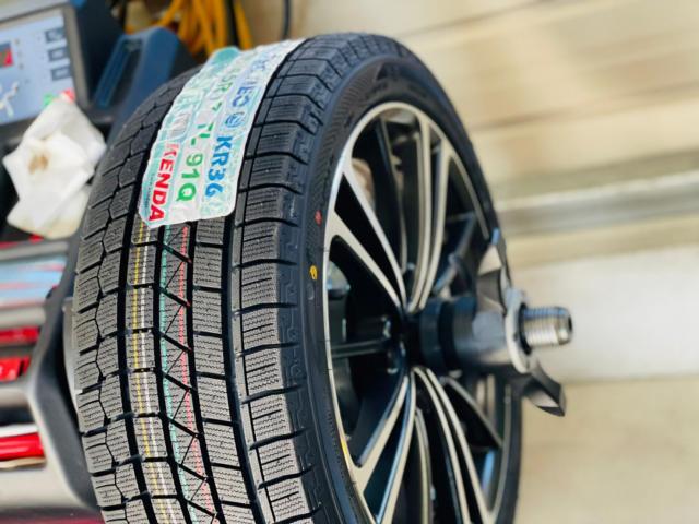 トヨタ86 持ち込みスタッドレスタイヤ組み換え