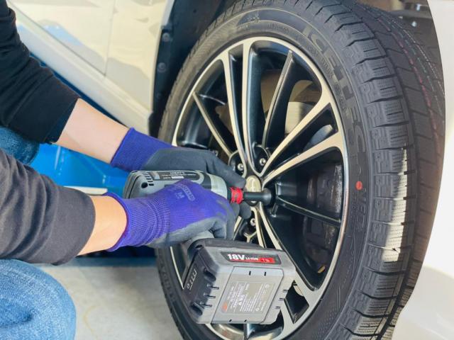 トヨタ86 持ち込みスタッドレスタイヤ組み換え