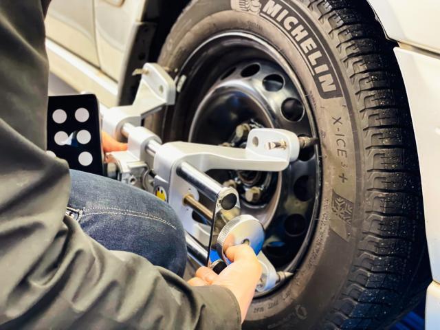 ボルボV70 アライメント調整作業
