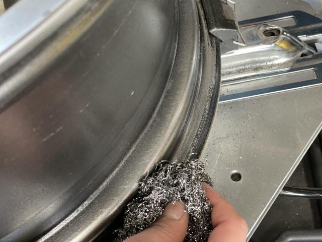 ボルボ V70 285R スタッドレスタイヤ組み換え作業