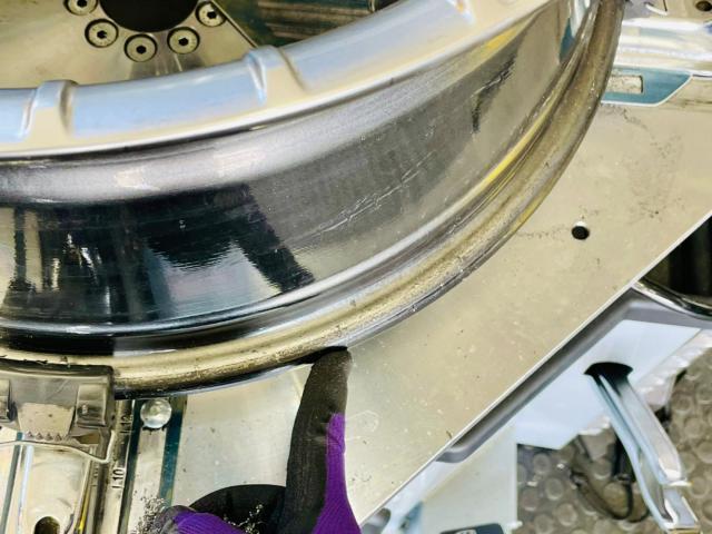 ボルボV70 285R 持ち込みホイール交換作業