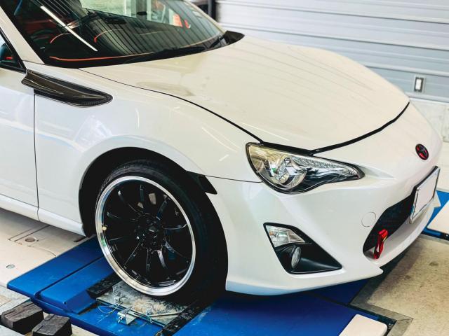 トヨタ86 持ち込みタイヤ交換・車高調・アライメント調整作業 トヨタ86 持ち込みタイヤ交換・車高調・アライメント調整作業