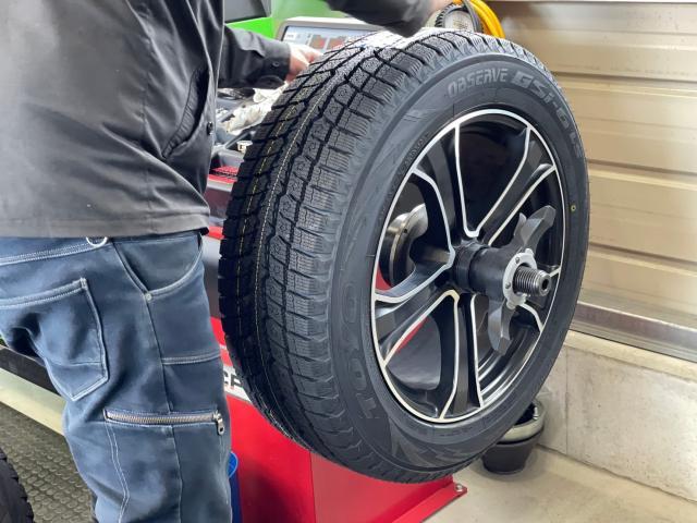 クライスラー300 タイヤ組み換え＆アライメント調整