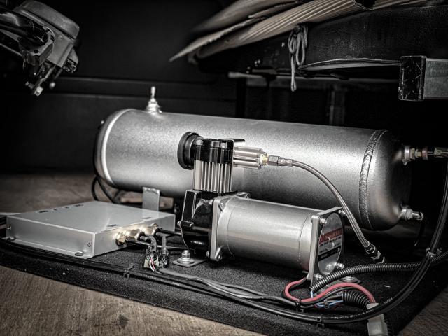 200系ハイエース2WD エアサス取付|グーネットピット 200系ハイエース2WD エアサス取付|グーネットピット