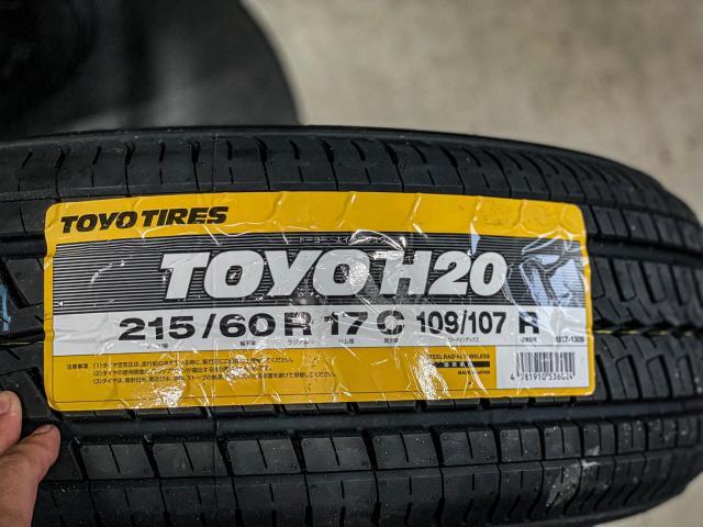 200系ハイエース　215/60R17 TOYO H20ご成約ありがとうございます！