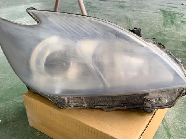 プリウス　ヘッドライト 黄ばみ スチーム