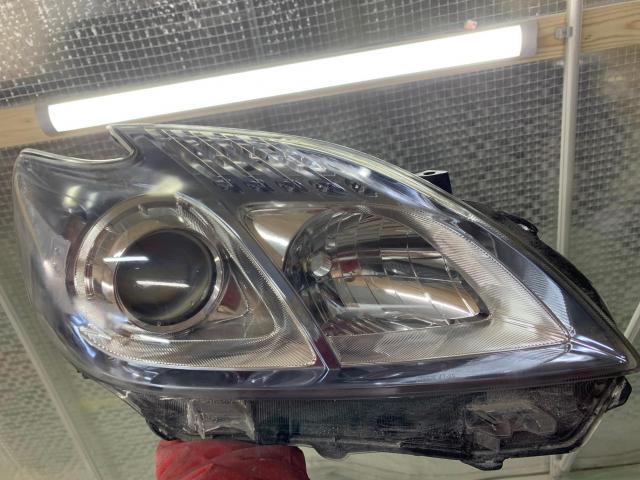 プリウス　ヘッドライト 黄ばみ スチーム