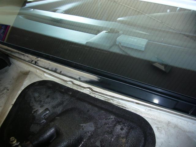 ポルシェ911（996カレラ）エアコンからゴミ（スポンジ）が吹き出てくる・・・
名古屋市西区