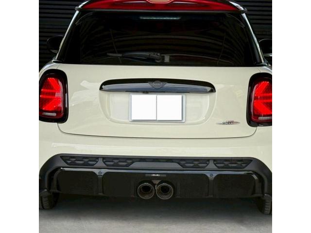MINI MINI テールレンズ交換