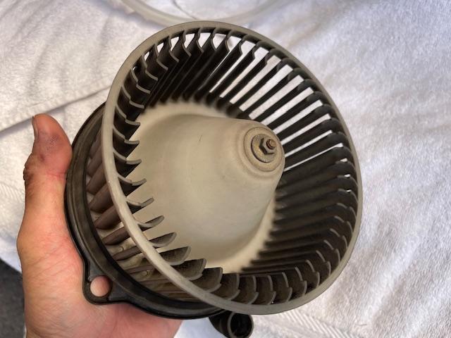 ランドクルーザー７０　カーエアコンクリーニング　エバポレーター洗浄　愛知　名古屋　岐阜　三重　美濃加茂　多治見　可児　関　中津川　