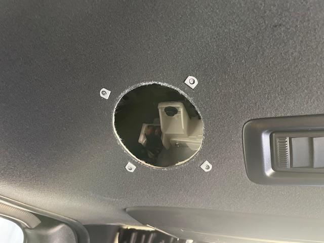 ２００系ハイエース　リヤスピーカー取付け　ルーフスピーカー　愛知　岐阜　名古屋　美濃加茂　可児　関　多治見　中津川　恵那　瑞浪　瑞穂　各務原　大垣　羽島　海津　下呂　高山　飛騨　