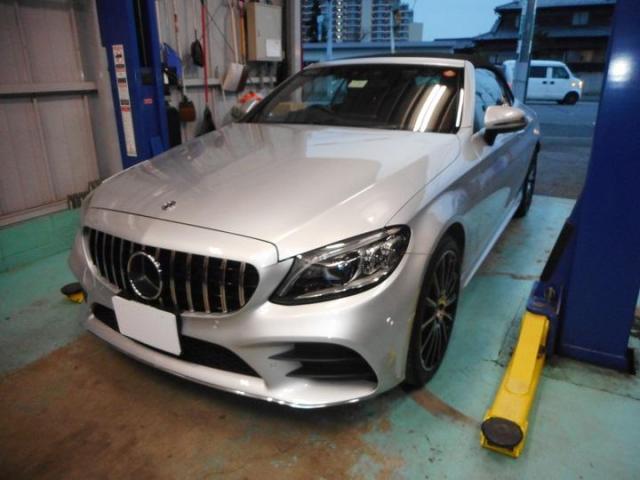 メルセデス・ベンツ　Cクラス　カブリオレ　W２０５　社外　グリル　持ち込み　取り付け　　　　　タイヤ交換　持込パーツ　車検　整備　柏市　流山市　野田市　松戸市　我孫子市　取手市　守谷市　三郷市　吉川市　他地域　大歓迎です！！