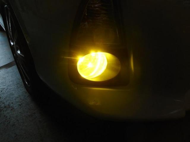 トヨタ　アクア　LED　フォグランプ　バルブ　持ち込み　取り付け　　　　　タイヤ交換　持込パーツ　車検　整備　柏市　流山市　野田市　松戸市　我孫子市　取手市　守谷市　三郷市　吉川市　他地域　大歓迎です！！
