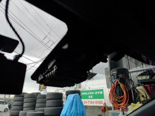 トヨタ　ヤリスハイブリッド　デジタルインナーミラー　持ち込み　取り付け　　　　　　タイヤ交換　持込パーツ　車検　整備　柏市　流山市　野田市　松戸市　我孫子市　取手市　守谷市　三郷市　吉川市　他地域　大歓迎です！！