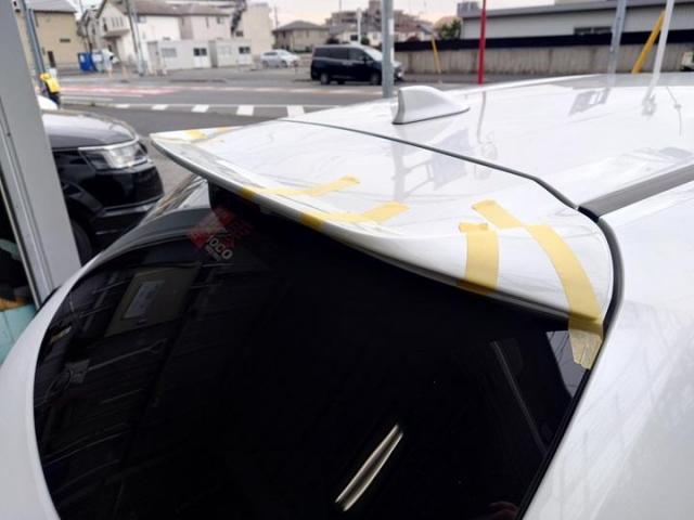 トヨタ　カローラスポーツ　リアルーフスポイラー　持ち込み　取り付け　　　　　　タイヤ交換　持込パーツ　車検　整備　柏市　流山市　野田市　松戸市　我孫子市　取手市　守谷市　三郷市　吉川市　他地域　大歓迎です！！