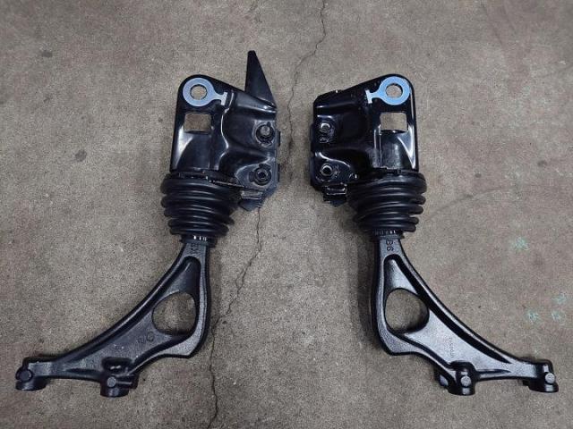 マツダ　ＣＸ－６０　ロアアームブーツ　取り付け　フライングカーペット　施工　　　　　　　持込パーツ　車検　整備　柏市　流山市　野田市　松戸市　我孫子市　取手市　守谷市　三郷市　吉川市　他地域　大歓迎です！！