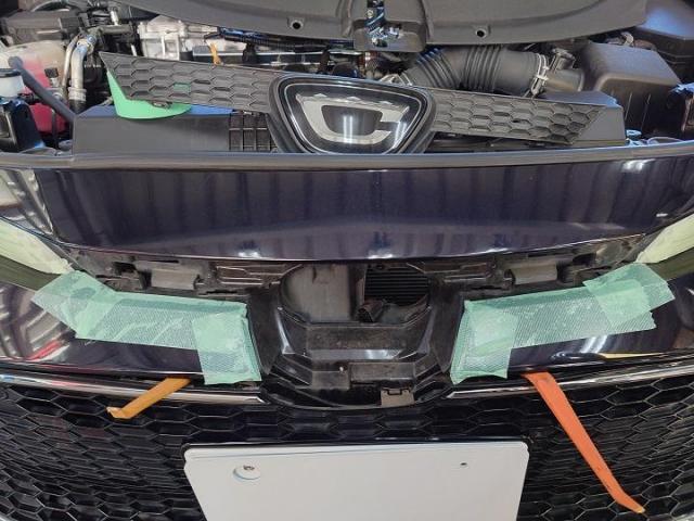 トヨタ　カローラツーリング　エンブレム　持ち込み　取り付け　　　　　　　持込パーツ　車検　整備　柏市　流山市　野田市　松戸市　我孫子市　取手市　守谷市　三郷市　吉川市　他地域　大歓迎です！！