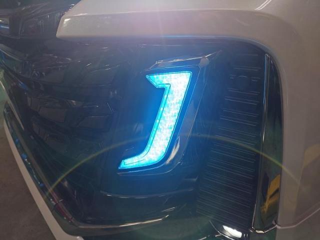 トヨタ　４０系　ヴェルファイア　シグネチャーイルミブレード　持ち込み　取り付け　　　　　　持込パーツ　車検　整備　柏市　流山市　野田市　松戸市　我孫子市　取手市　守谷市　三郷市　吉川市　他地域　大歓迎です！！