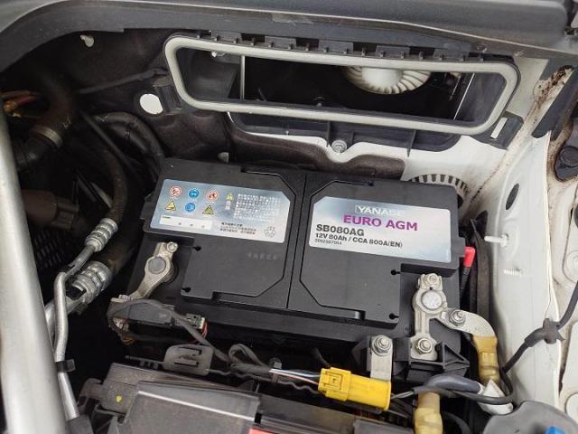 メルセデス・ベンツ　W２０５　Ｃクラス　バッテリー　持ち込み　取り付け　　　　　　持込パーツ　車検　整備　柏市　流山市　野田市　松戸市　我孫子市　取手市　守谷市　三郷市　吉川市　他地域　大歓迎です！！