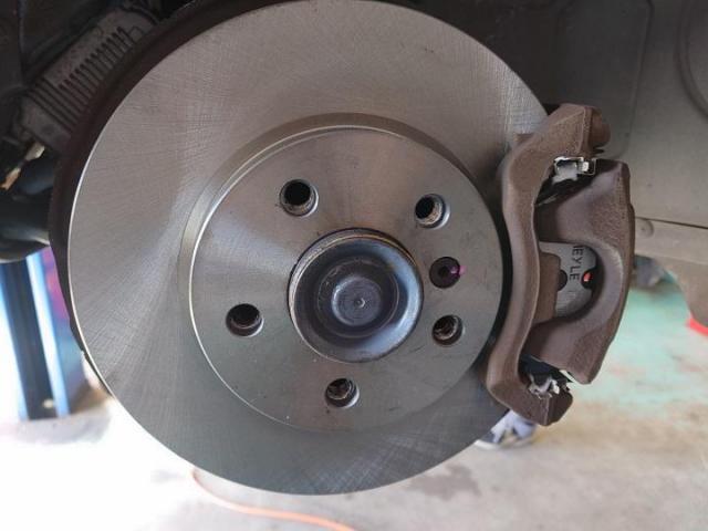ＭＩＮＩ　ミニクーパー　前後　ブレーキパッド　ローター　センサー　持ち込み　交換　　　　　　　　持込パーツ　車検　整備　柏市　流山市　野田市　松戸市　我孫子市　取手市　守谷市　三郷市　吉川市　他地域　大歓迎です！！