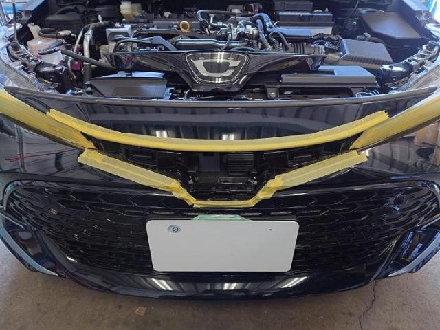 トヨタ　カローラツーリング　フロント　エンブレム　グリル　持ち込み　取り付け　　　　　　　持込パーツ　車検　整備　柏市　流山市　野田市　松戸市　我孫子市　取手市　守谷市　三郷市　吉川市　他地域　大歓迎です！！