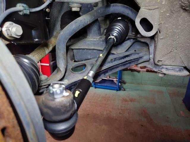 トヨタ　ｂＢ　ショックAssy　タイロッドAssy　交換　アライメント調整　施工　　　　　　持込パーツ　車検　整備　柏市　流山市　野田市　松戸市　我孫子市　取手市　守谷市　　他地域　大歓迎です！！