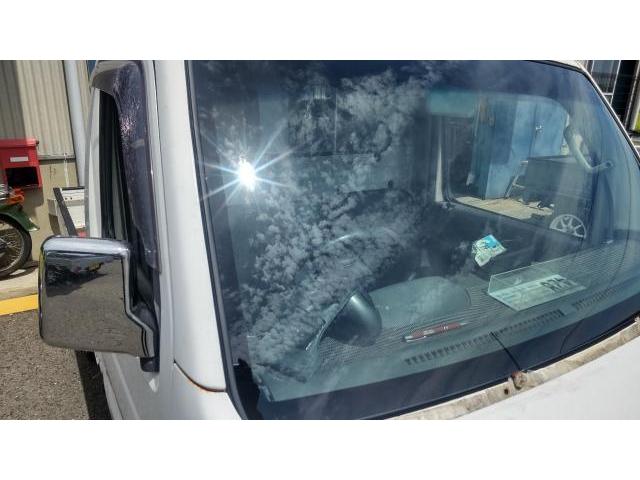 キャリィ　フロントガラス交換　自動車ガラス交換・ガラスリペア・カーフィルムお任せを！　中間市　北九州市　八幡西区　八幡東区　若松区　戸畑区　小倉北区　小倉南区　門司区　直方市　遠賀郡　鞍手郡　田川市　下関市、他地域のお客様も大歓迎です!