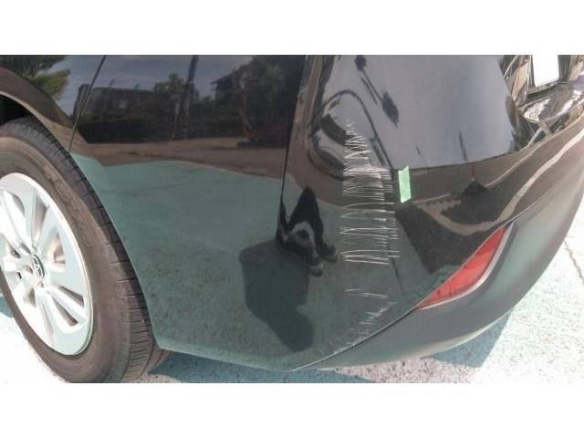 石川県　小松市　車　トヨタ　プリウス　リアバンパー　傷　へこみ　板金　塗装　修理

