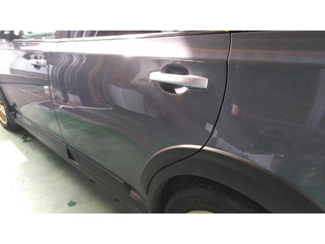 石川県　金沢市　車　スバル　エクシーガ　左リアドア　クォーター　傷　へこみ　板金　塗装　修理