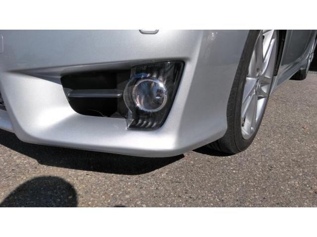 石川県　金沢市　車　トヨタ　クラウン　フロントバンパー　傷　へこみ　板金　塗装　修理