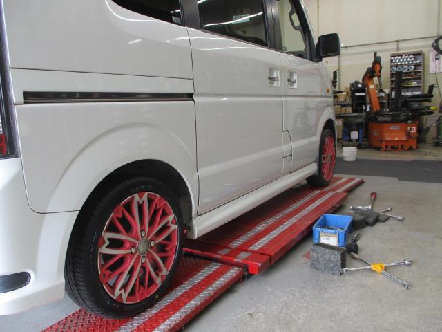 ミツビシ　タウンＢＯＸ　タイヤ交換