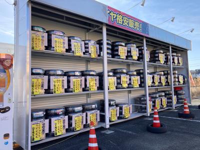 新品タイヤコーナー