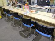 受付カウンターまでご案内いたします