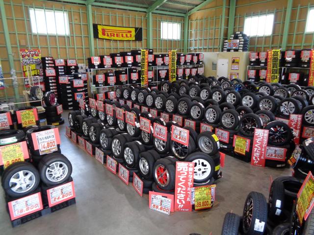 タイヤ・ホイール交換は安心の専門店におまかせください！